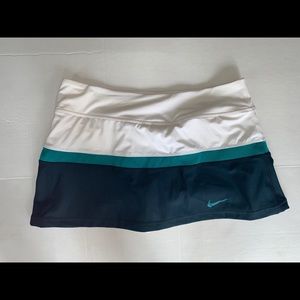 Nike Tennis skirt only worn a few times